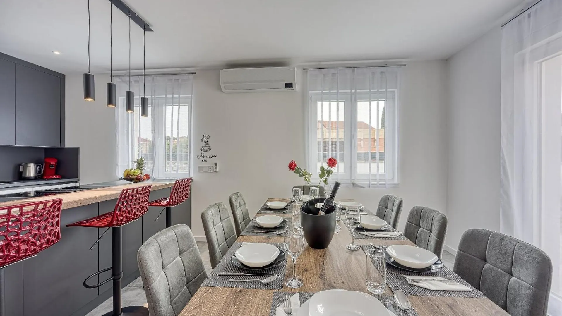 Peaceful Blooming Villa With Pool Rovinj