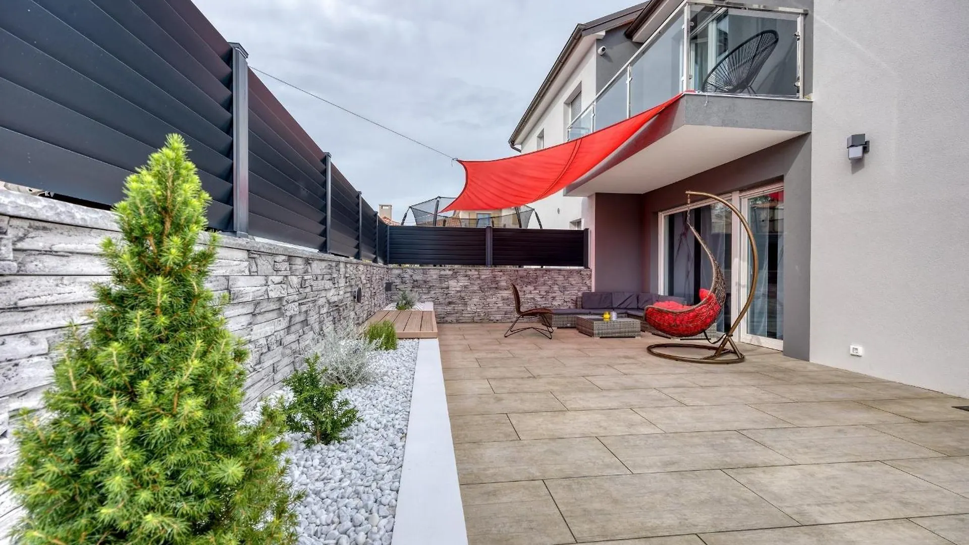 Peaceful Blooming Villa With Pool Rovinj